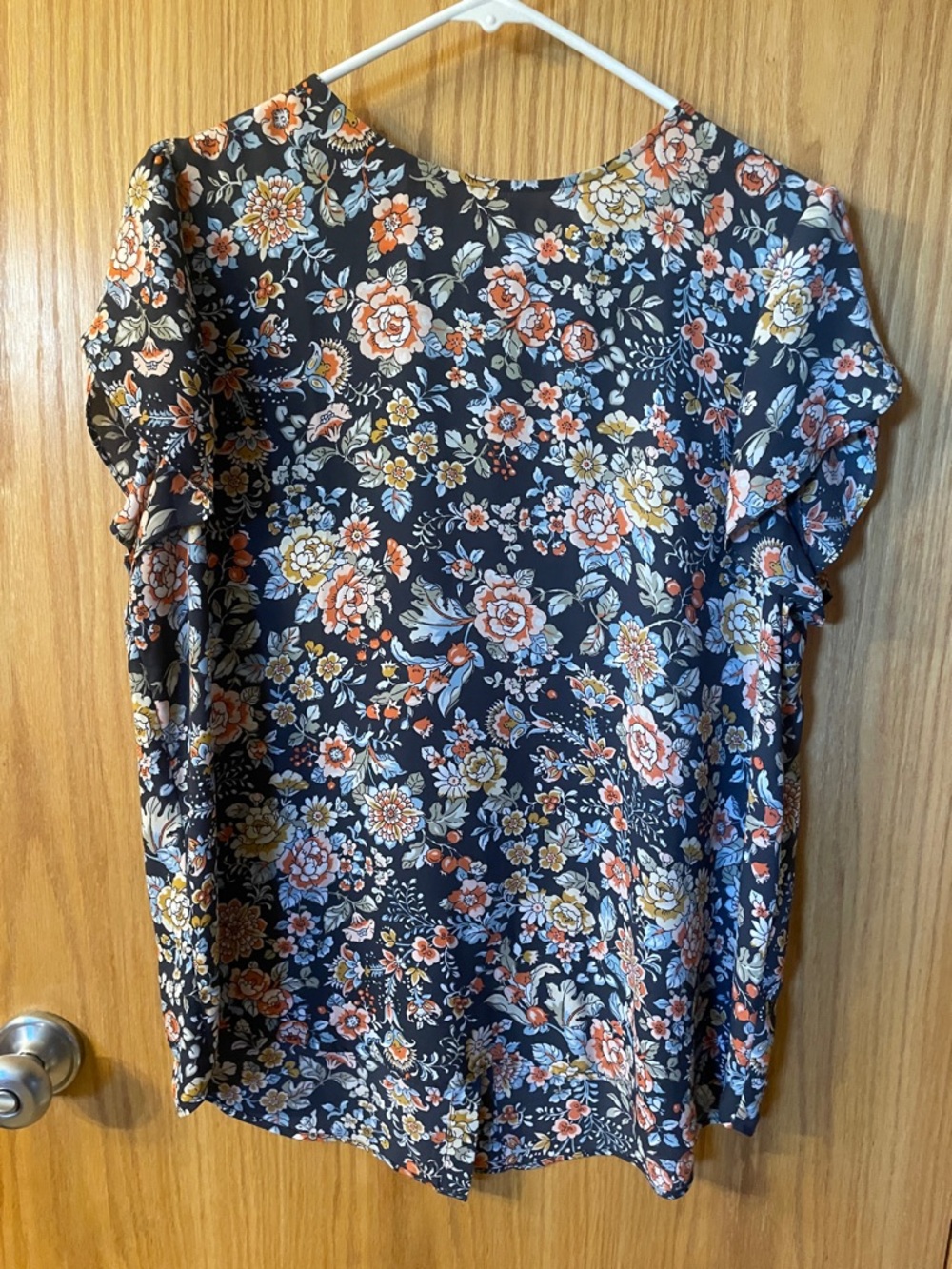 LOFT Gray Floral Short Sleeve Blouse with Peach and Cream Flowers